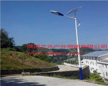 6米太陽(yáng)能路燈-內(nèi)蒙古省安康市漢濱區(qū)項(xiàng)目